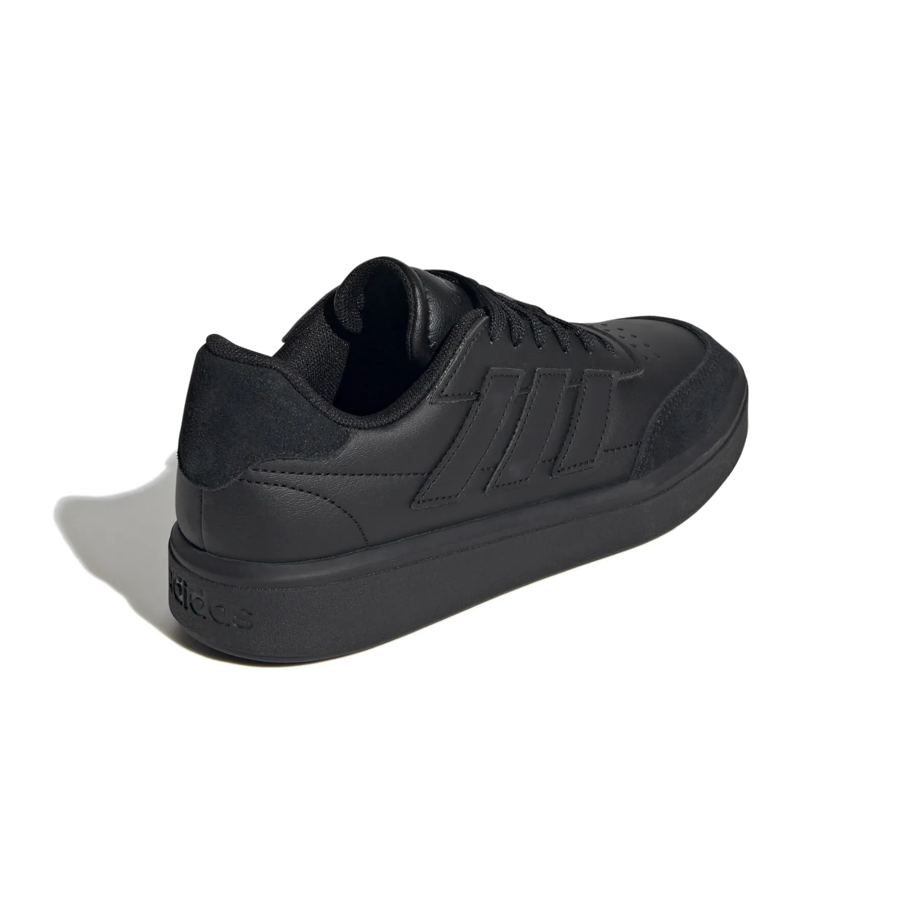 Basket adidas Courtblock