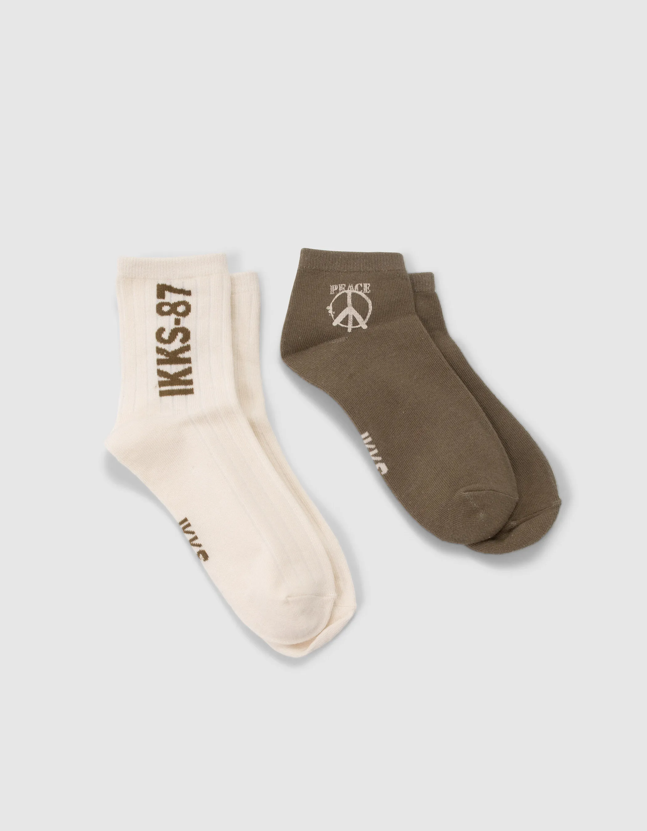 Chaussettes kaki et blanches côtelées